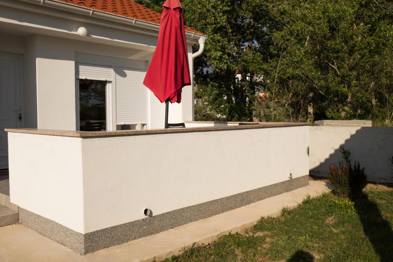 Holiday Home Visnja Nin Luaran gambar