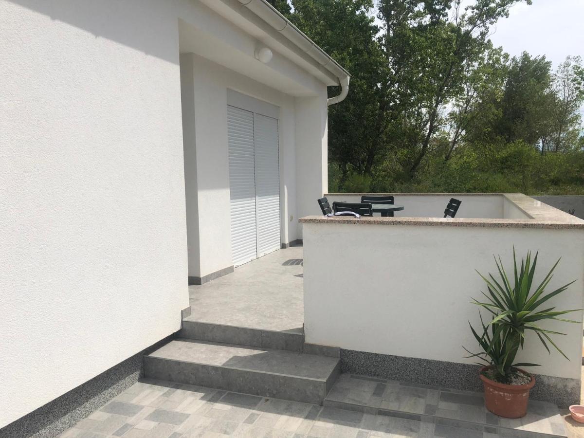 Holiday Home Visnja Nin Luaran gambar