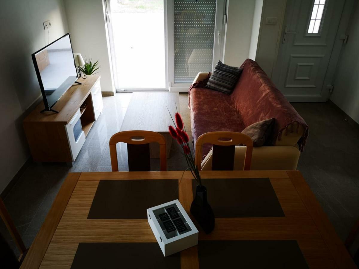 Holiday Home Visnja Nin Luaran gambar