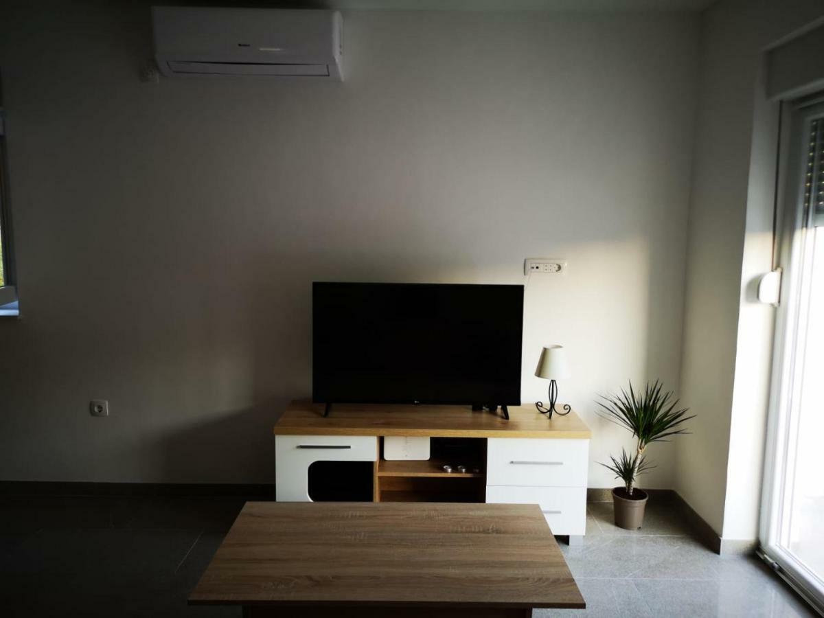 Holiday Home Visnja Nin Luaran gambar